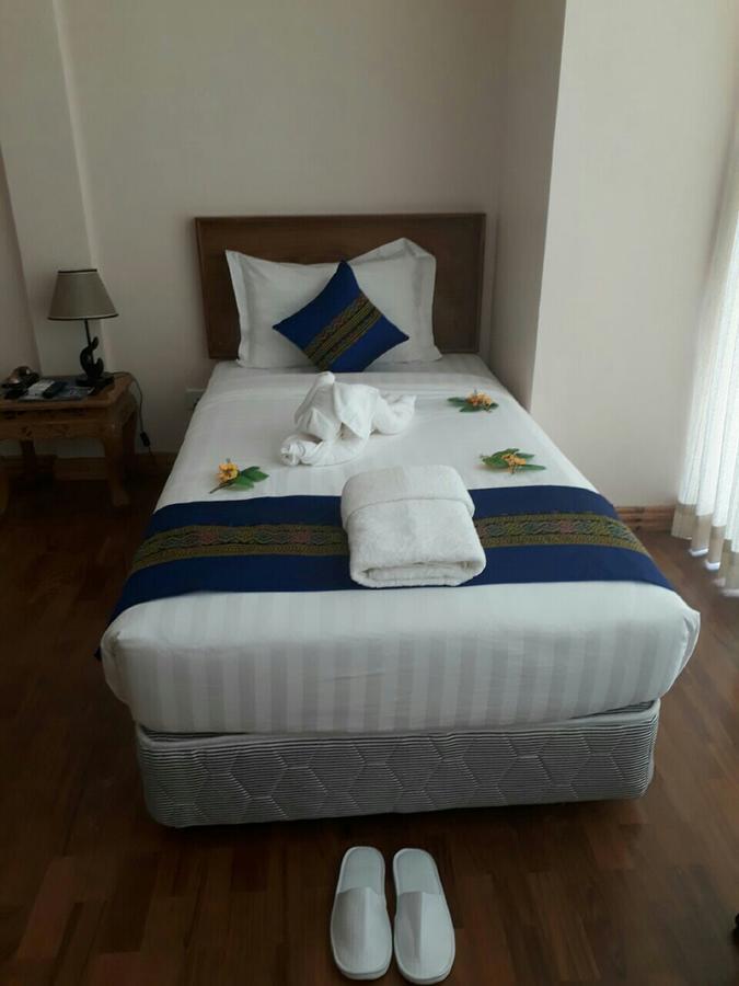 Famous Hotel Loikaw Εξωτερικό φωτογραφία
