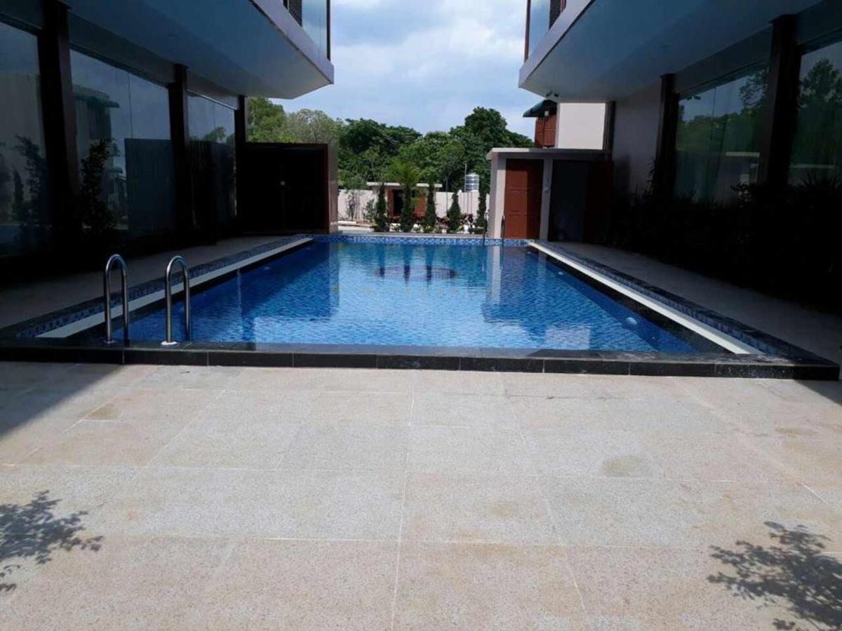 Famous Hotel Loikaw Εξωτερικό φωτογραφία